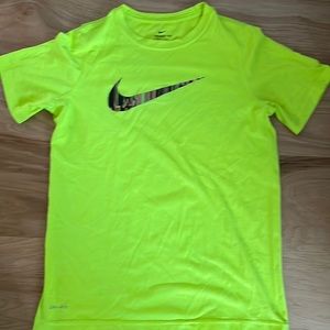 Youth large neon green nike short sleeve shirt